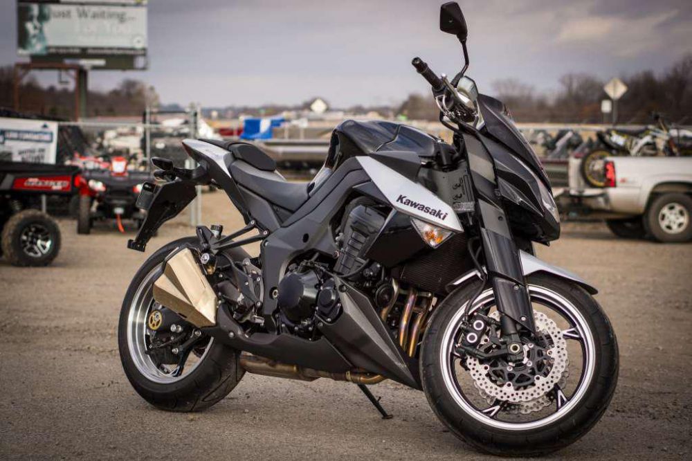 2010 kawasaki z1000  sportbike 