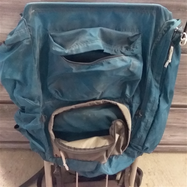 CAMP TRAILS EXTERNAL FRAME BACKPACK 