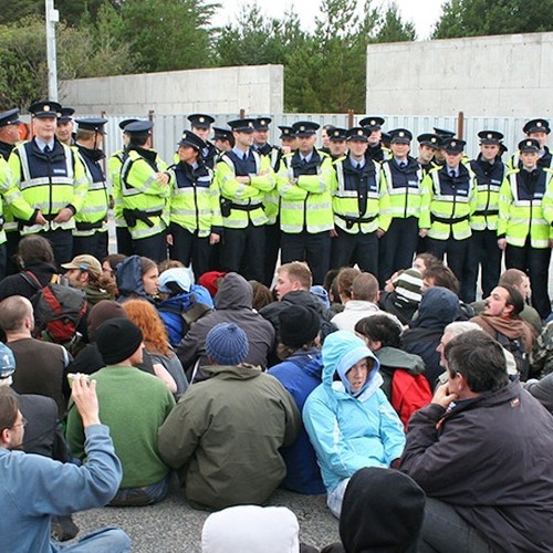 How Police Brutality Brought Gas Flares to a Peaceful Irish Fishing Village - VICE