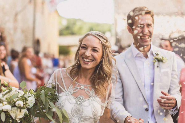 confetti wedding photos