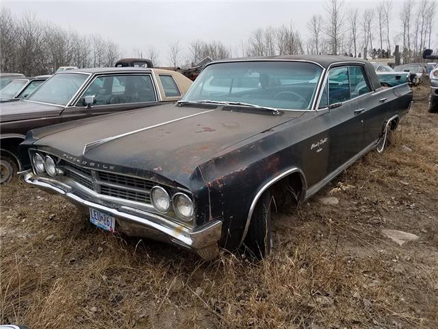 1963 Oldsmobile Ninety-Eight (Black/--)