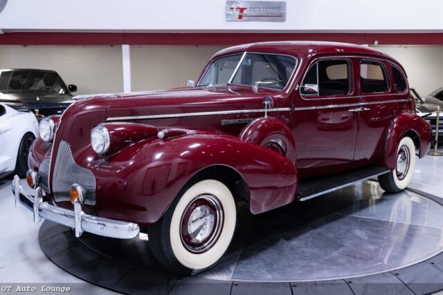 1939 Buick Roadmaster (Burgundy/Gray)