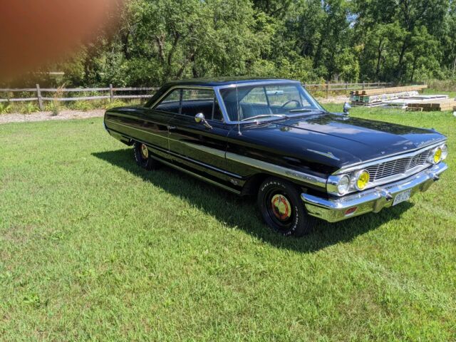 1964 Ford Galaxie (Black/Tan)