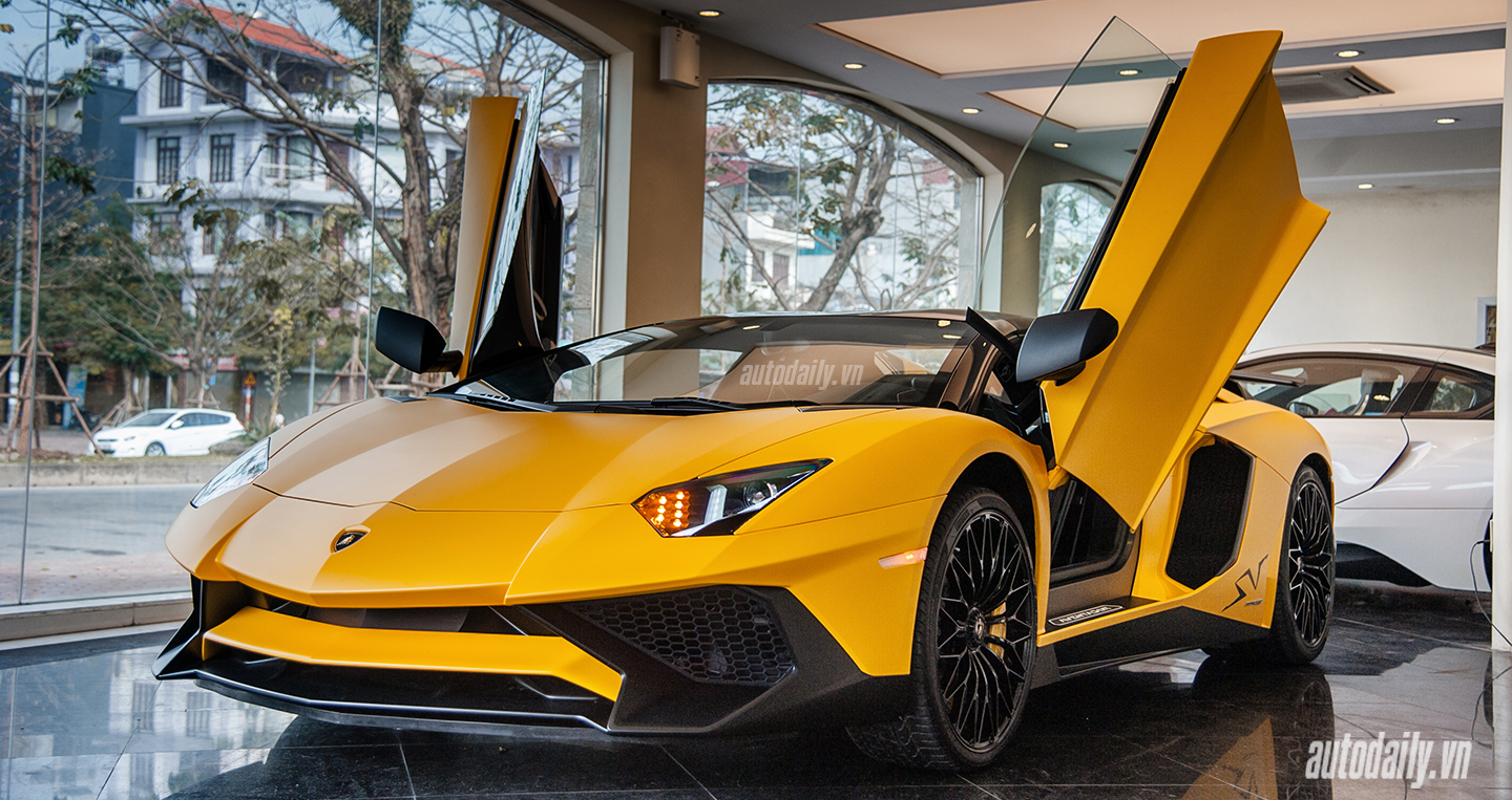 Chi tiết siêu bò Lamborghini Aventador SV Roadster độc nhất Việt Nam