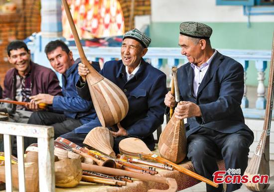 Village known for making Uygur musical instruments 