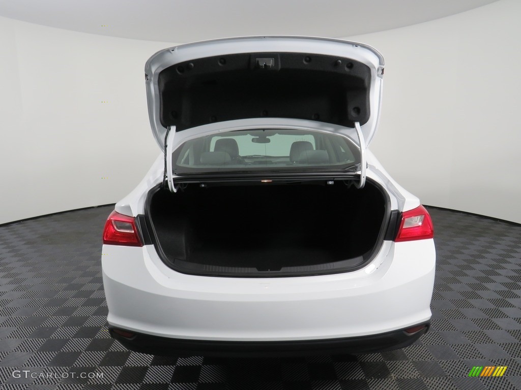 2020 Chevrolet Malibu LS Trunk Photo #138383692