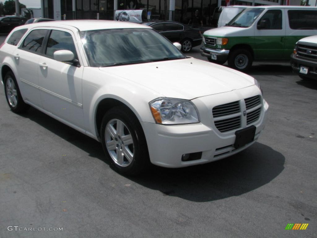 Stone White Dodge Magnum