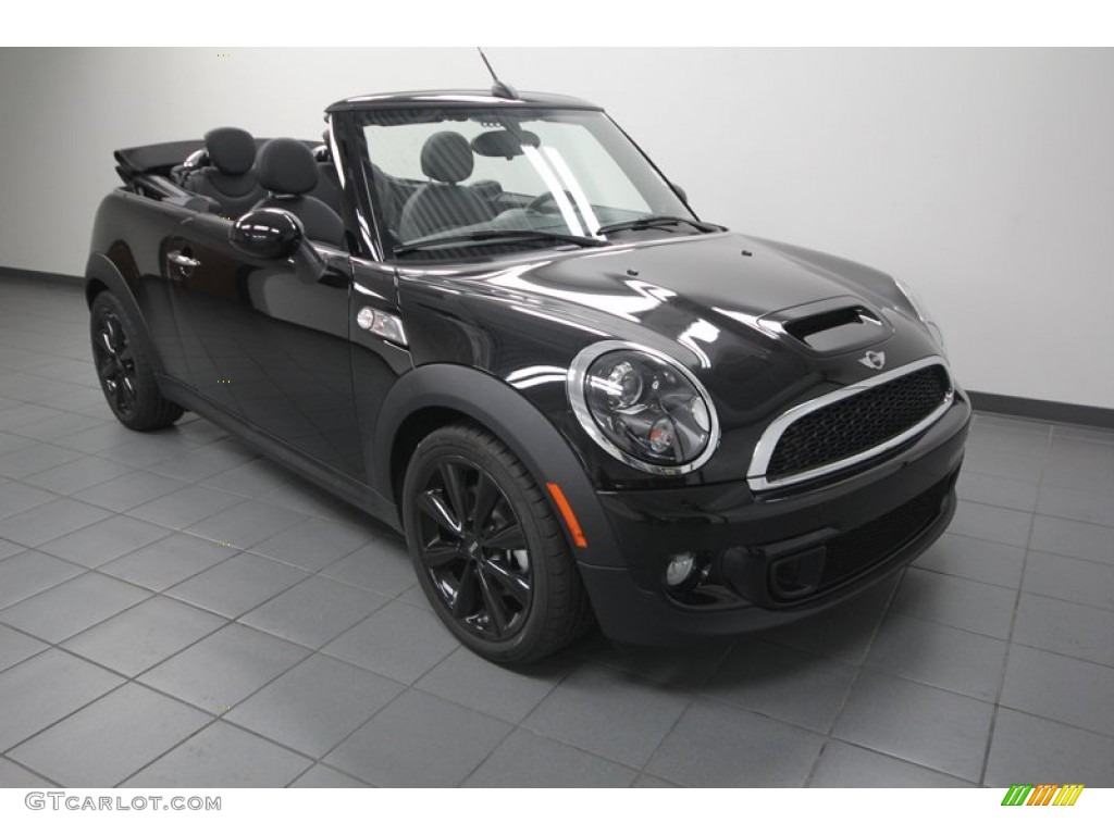 Midnight Black Metallic Mini Cooper