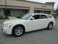 2005 Cool Vanilla White Dodge Magnum R/T #83836390