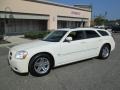 2005 Cool Vanilla White Dodge Magnum R/T #86451232