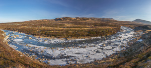 The frozen Tønsvik river that we followed for a while