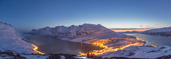 Night time panorama - you can see the crazy tourists in their orange sleeping bags in the middle