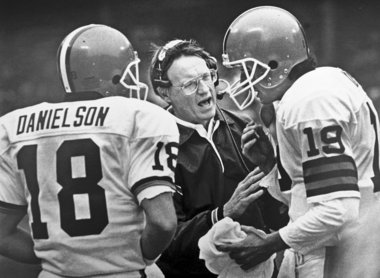 marty-schottenheimer-browns-coach.jpg