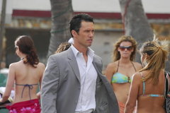 burnnotice.X00047_9.jpg