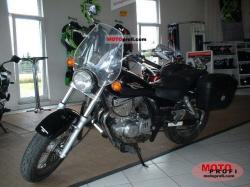 Suzuki GZ250 Marauder 2001 #2