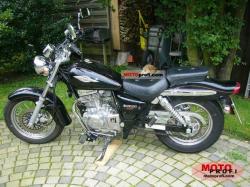 Suzuki GZ250 Marauder 2001 #9