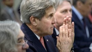 Foreign ministers from the P5+1, including US Secretary of State John Kerry, at nuclear talks in Lausanne, Switzerland (30 March 2015)