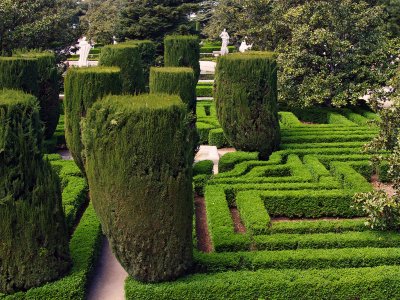 Walk in the Sabatini Gardens in Madrid