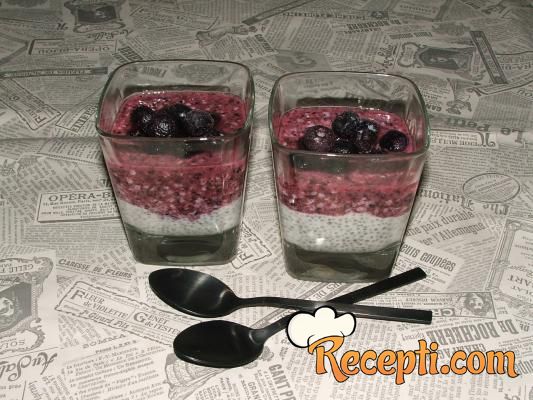 Chia puding sa borovnicama