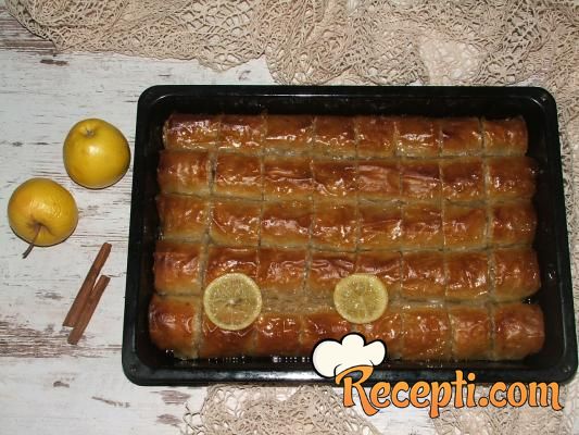 Baklava sa jabukama