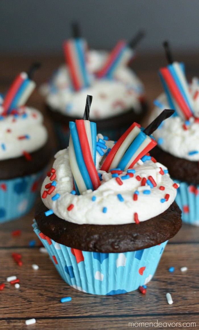 Patriotic Cupcakes | Memorial Day | Picnic Ideas | Red White Blue | Summer Desserts | Picnic Food | Cupcake Recipes | American Fun Food Ideas