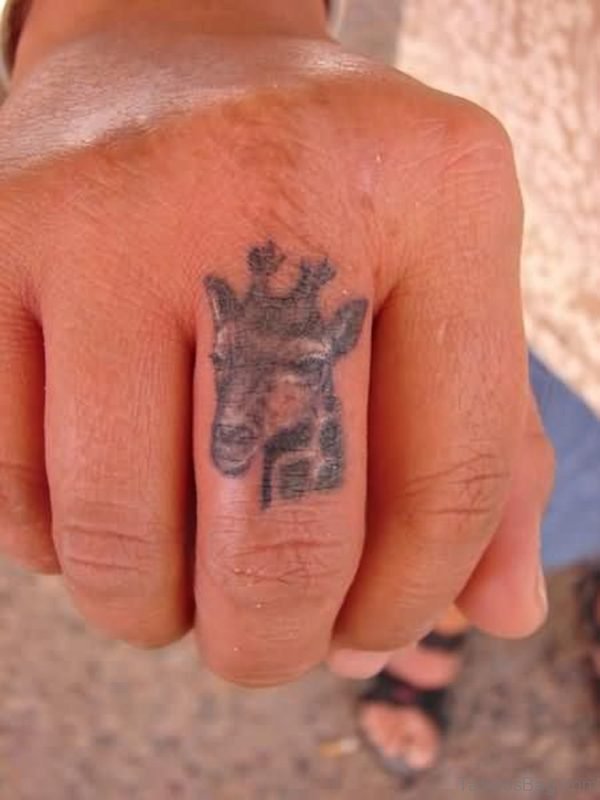 10 Animal Giraffe Tattoo On Finger