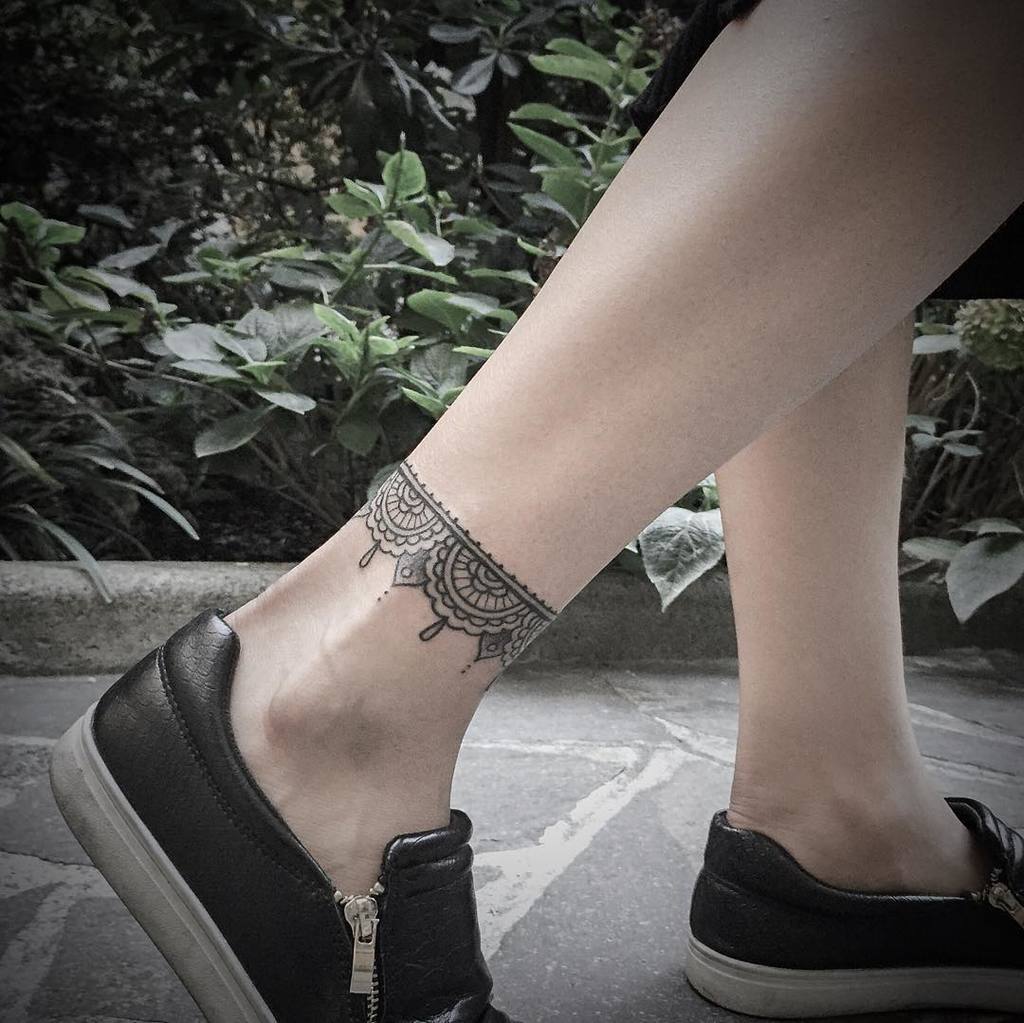 50+ Trending Anklet Tattoo Designs