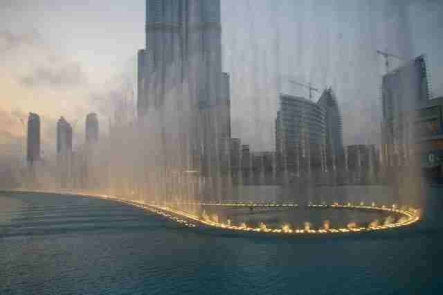 The-Dubai-Fountains-at-Night