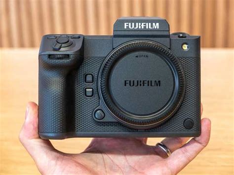 Fujifilm GFX 100 II vs Fujifilm GFX 100S - Which is Better ...