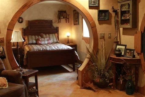 [Pics] Live the Shire Life at This Hobbit Hole Airbnb! – PopCultHQ in ...