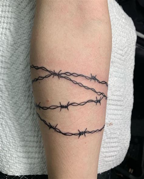 20+ Barbed Wire Tattoo Designs for Women and Men | Tattoos for guys ...