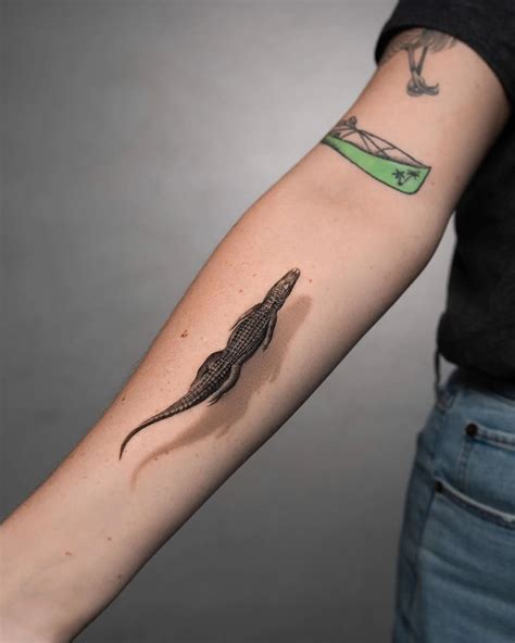 Shadowed crocodile tattoo : r/satisfying