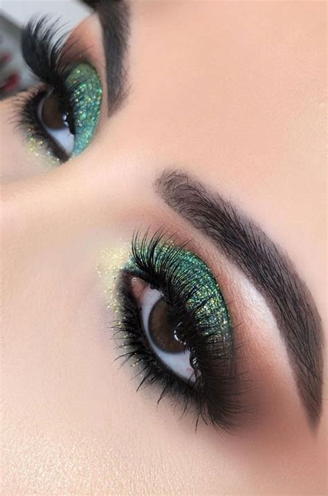 Gorgeous Eyeshadow Looks The Best Eye Makeup Trends – Green Glitter