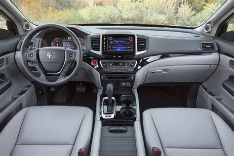 2017 Honda Ridgeline unveiled with 1600 lbs payload capacity