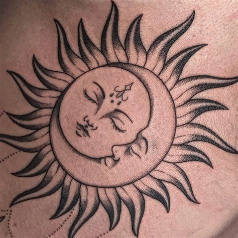 Eclipse tattoo | Tatuajes de eclipses, Tatuaje sol y luna, Sol y luna ...