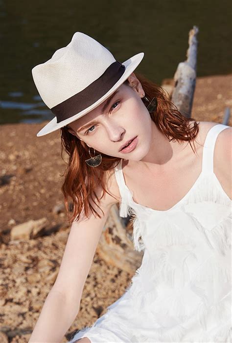 How To Wear Panama Hat This Summer - The Ultimate Guide!