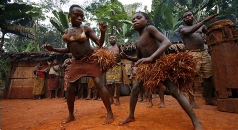 Pygmy-Tribe-Africa-Central-African-Republic-Dancers.jpg (640×350 ...