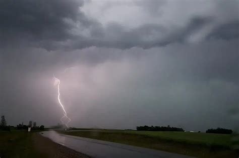 Regina wakes up to rain, lightning and thunder | 980 CJME