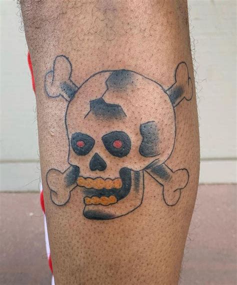 30 Gorgeous Skull and Crossbones Tattoos You Can’t Miss | Style VP