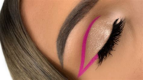 GRAPHIC PINK WINGED EYELINER WITH GLITTER | MAKEUP TUTORIAL - YouTube