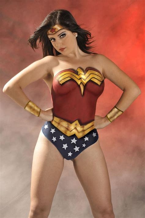 Mimi Calizaya As WONDER WOMAN (Body Paint) | Aerografia | Pinterest ...