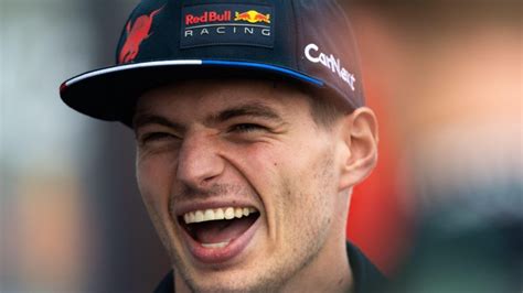 Max Verstappen enjoys battles and laughs with Ferrari, not like 2021 ...