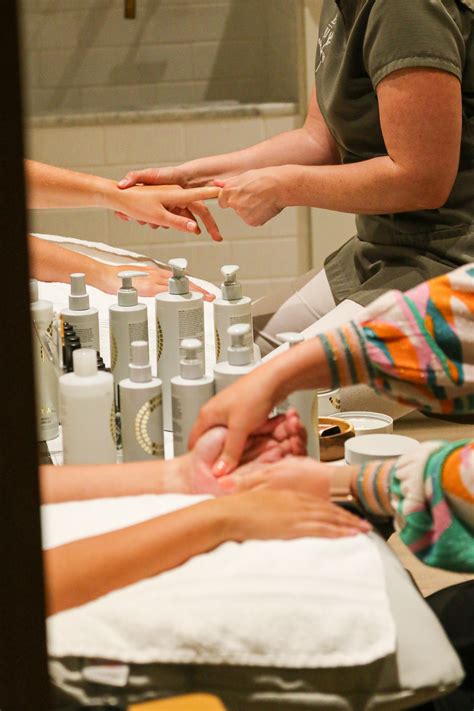 Hands & Feet Treatments | botanikaunion.com