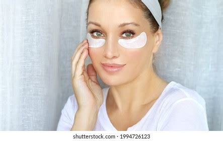 Under Eye Masks Puffiness Lines Dark Stock Photo 1994726123 | Shutterstock