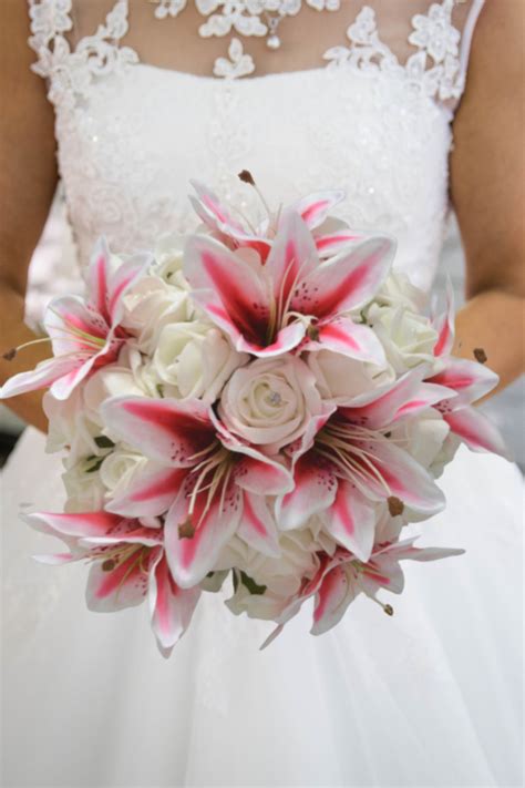 Stargazer Lily Wedding Bouquet | ubicaciondepersonas.cdmx.gob.mx