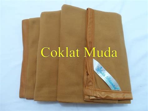 Jual Selimut Polos Hotel Yatis Warna Coklat Muda di Lapak ...