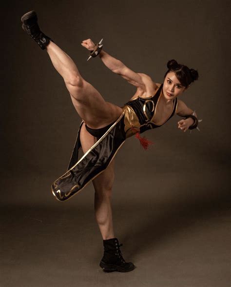 Competitive bodybuilder brings Chun-Li to life with stunning cosplay ...