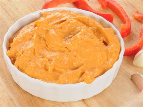 Red Bell Pepper and Hummus Recipe and Nutrition - Eat This Much