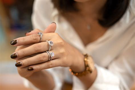 Buying Unique Engagement Rings In Toronto | TechDuffer