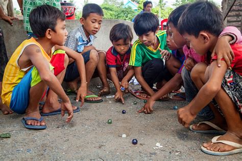 Mengingat Masa Kecil, Ini Dia Mainan Anak Jaman Dulu!